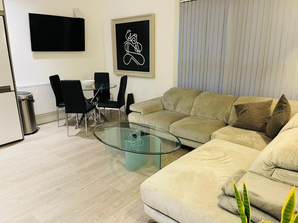 Ferienwohnung Salt Hill Windsor Legoland Eton Heathrow Luxury 2 Bed 1 Bath Free Parking Slough Exterior foto