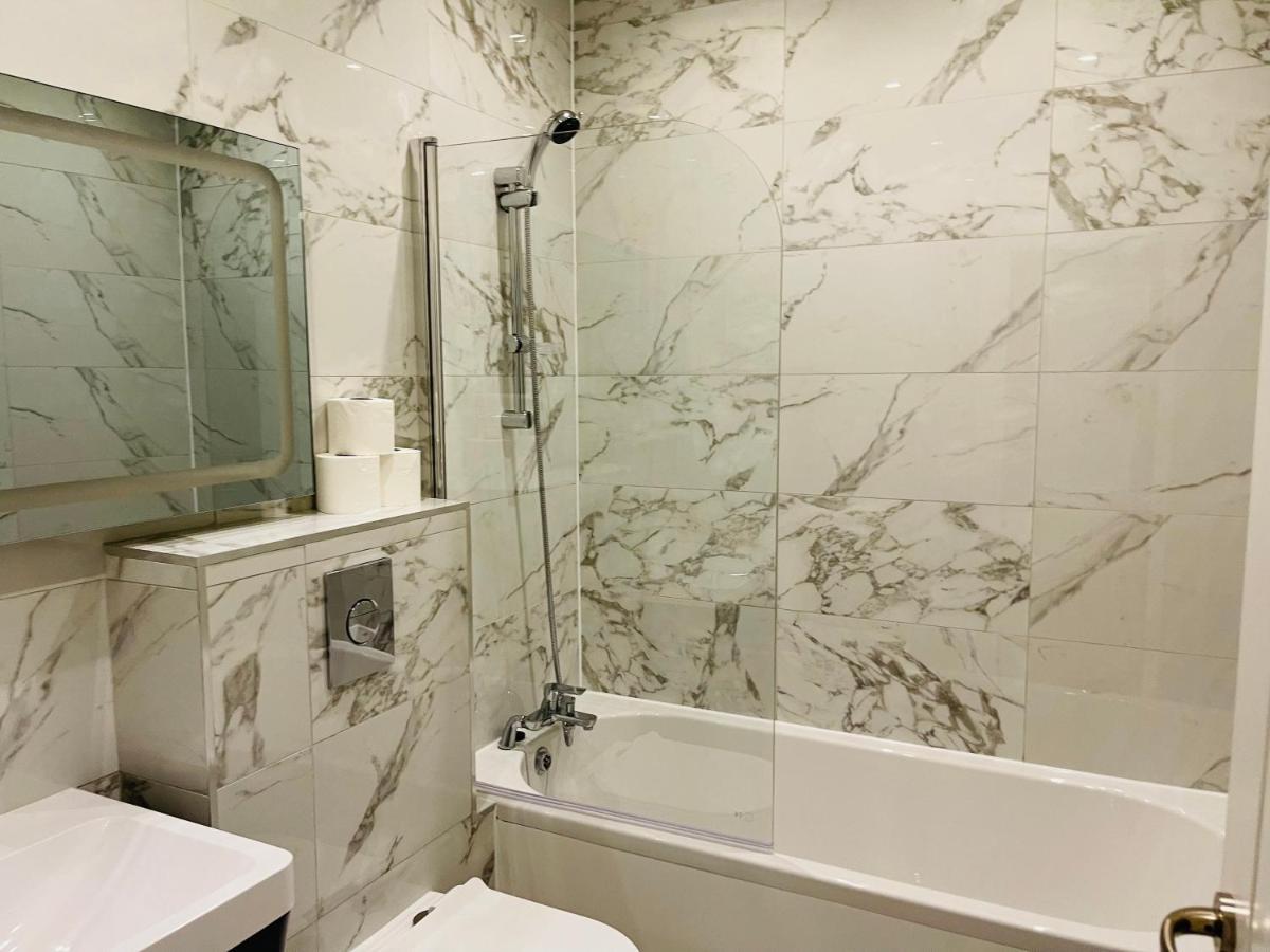 Ferienwohnung Salt Hill Windsor Legoland Eton Heathrow Luxury 2 Bed 1 Bath Free Parking Slough Exterior foto